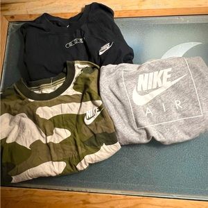 Nike crop top bundle (3)
